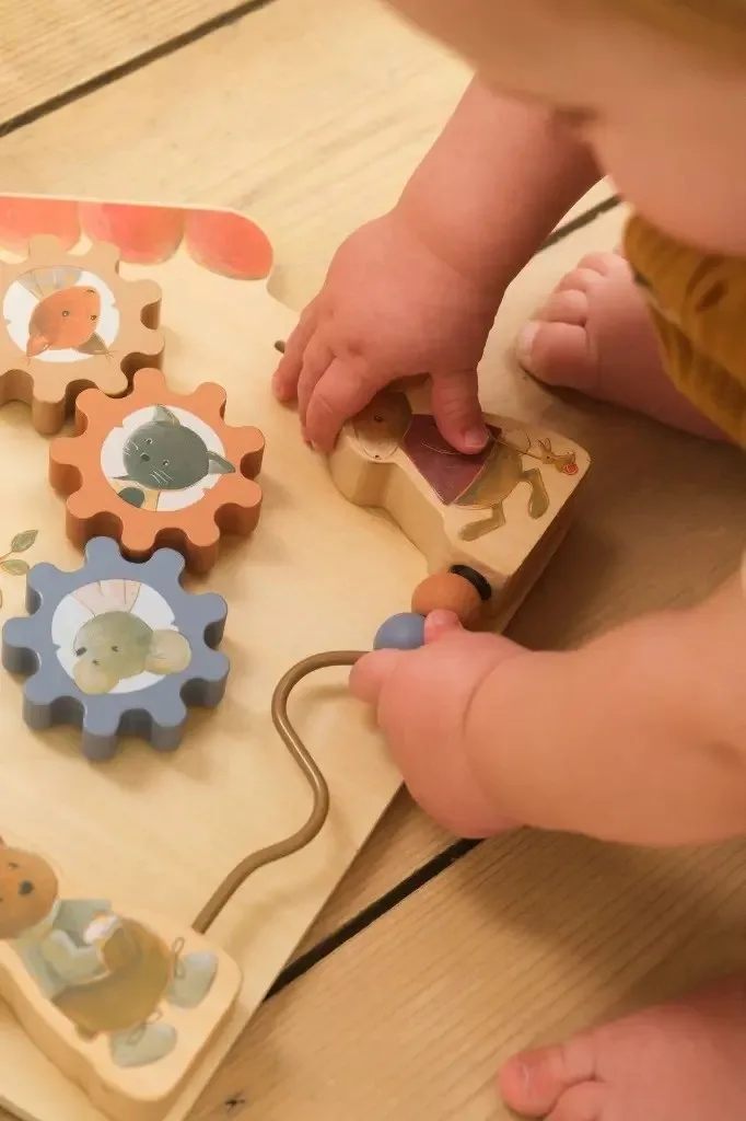 Casuta din lemn cu activitati, Egmont Toys - imagine 5