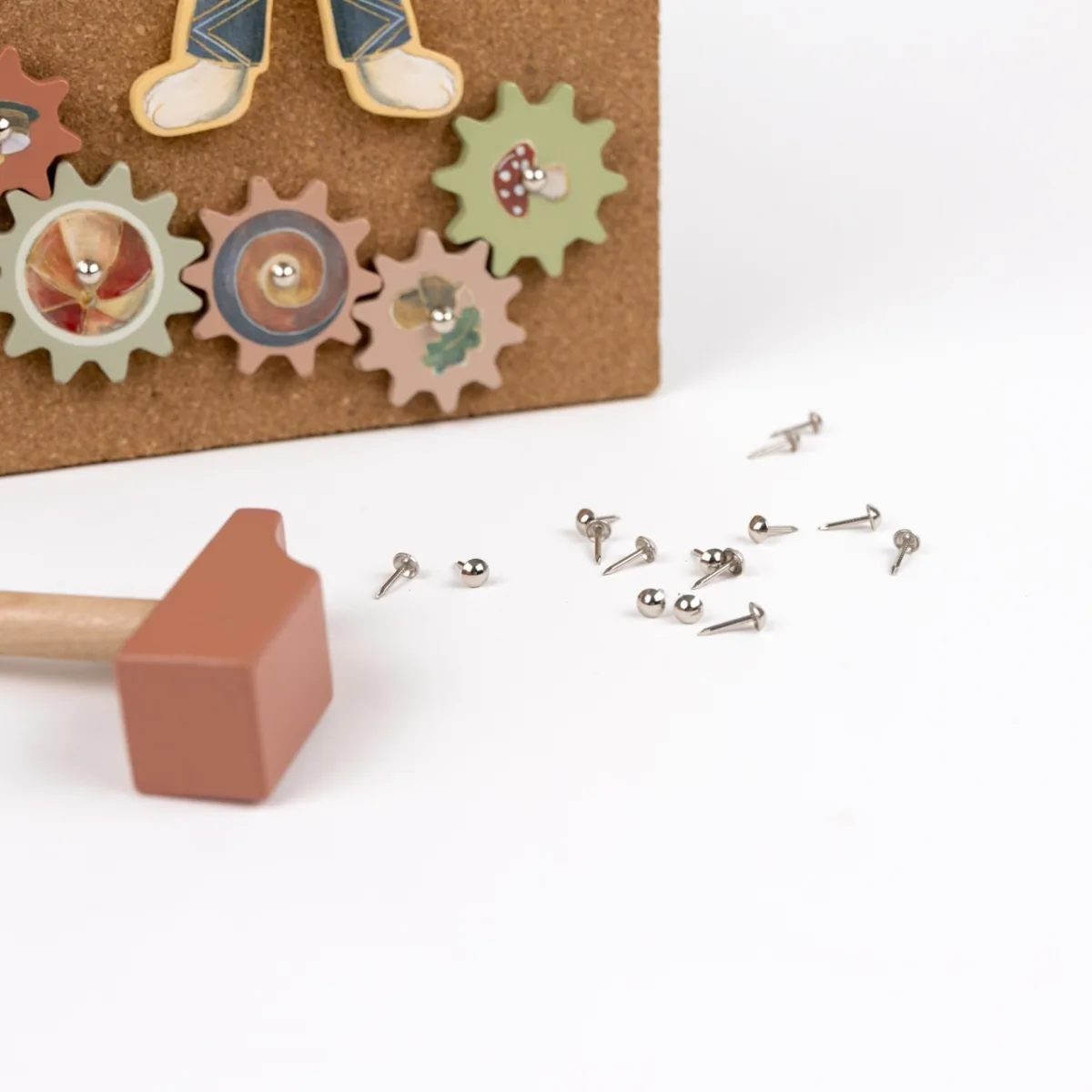 Joc de indemanare cu ciocanel si panou din pluta, Egmont Toys - imagine 3