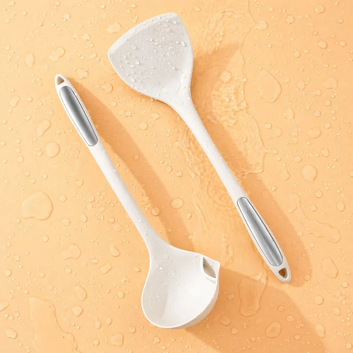 Polonic separator de grasime Macvi®, silicon alimentar, rezistent la caldura, alb - imagine 2