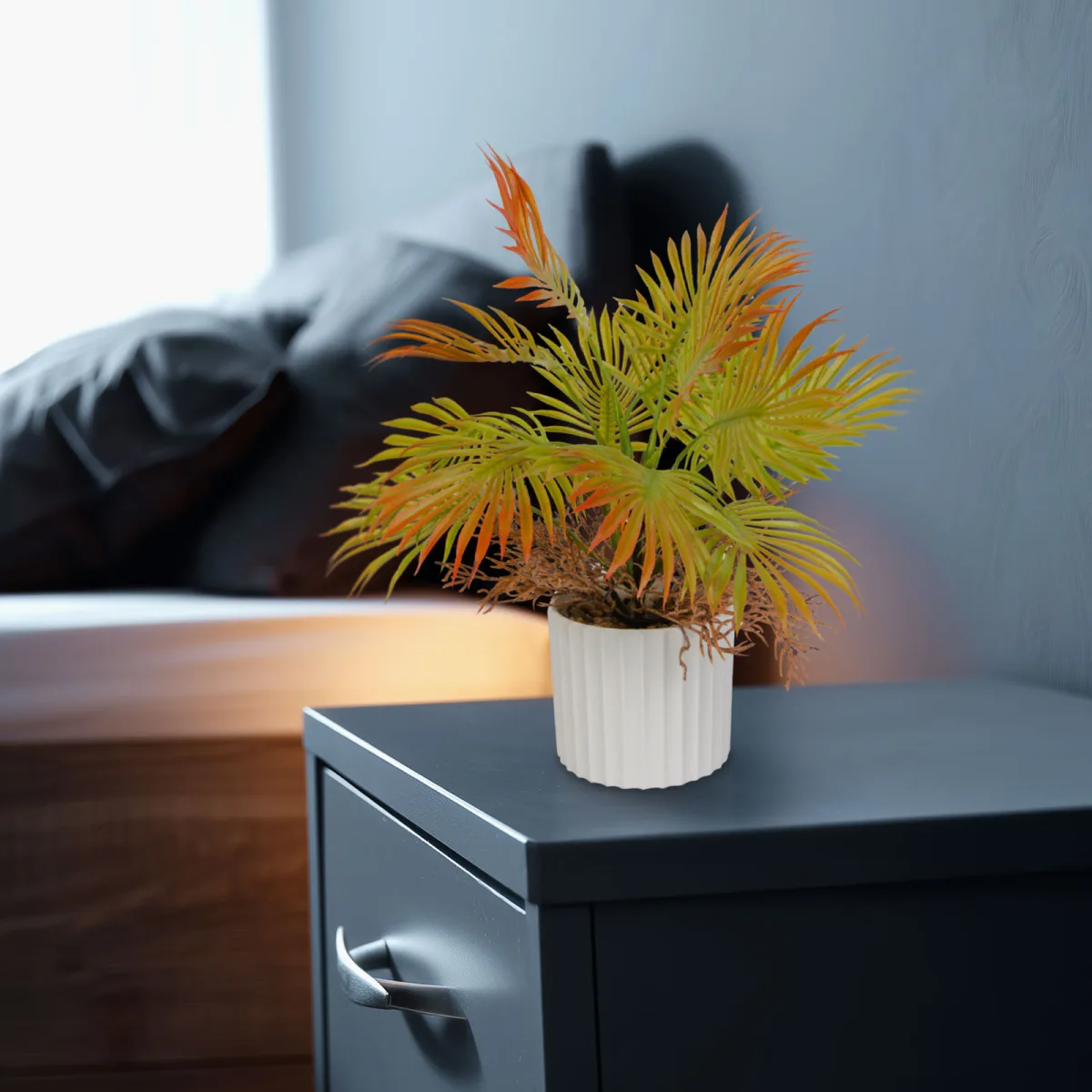 Planta artificiala palmier decorativ 22 cm, in ghiveci, design realist, decor casa birou