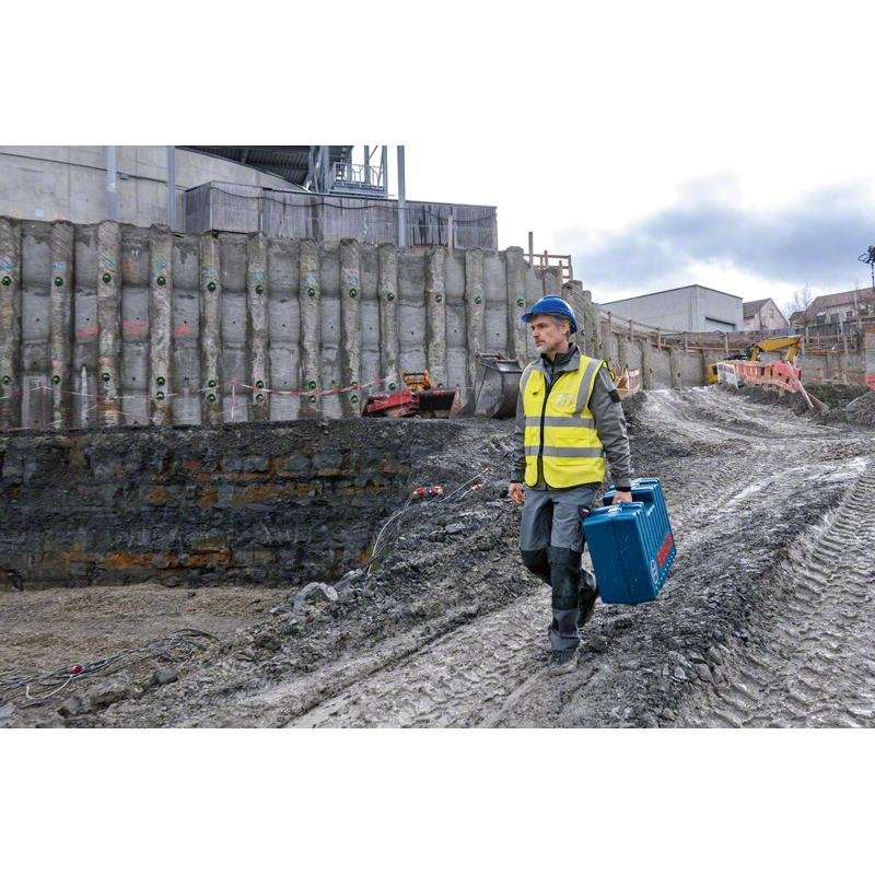 nivela laser rotativa cu laser verde (650 m) bosch grl 650 chvg + receptor si telecomanda + bt 170 trepied + gr 500 rigla 3 Nivela laser rotativa cu laser VERDE (650 m) Bosch GRL 650 CHVG + Receptor si telecomanda + BT 170 Trepied + GR 500 Rigla - imagine 3