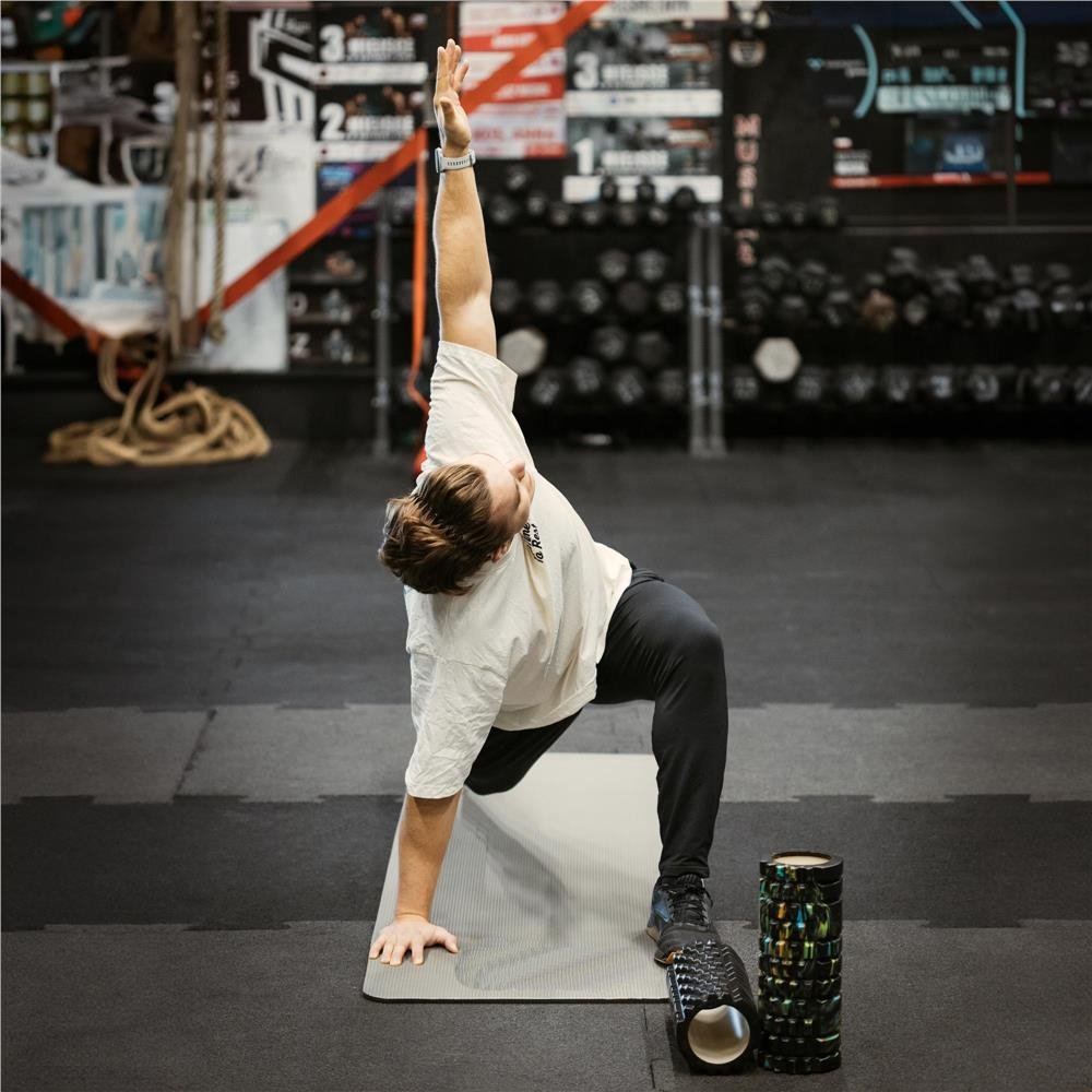 saltea fitness antiderapanta din nbr, 183x61x1 cm, cu curea transport, gri 4 Saltea fitness antiderapanta din NBR, 183x61x1 cm, cu curea transport, gri - imagine 4