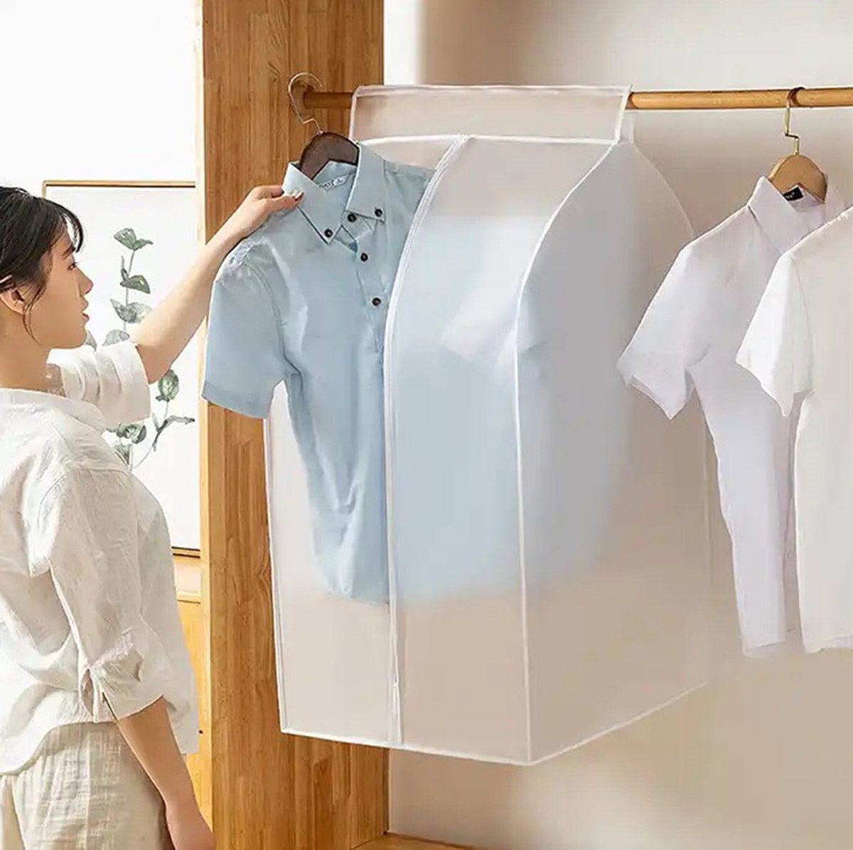 organizator protectie haine, dimensiune 90 x 60 x 50 cm. culoare transparent, material textil 3 Organizator protectie haine, dimensiune 90 x 60 x 50 cm. culoare transparent, material textil - imagine 3