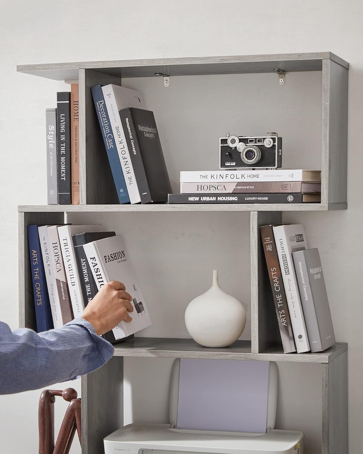 vasagle biblioteca, raft cu 6 unitati de depozitare, pentru living, din lemn, 24x190x70cm, gri stejar 2 VASAGLE Biblioteca, raft cu 6 unitati de depozitare, pentru living, din lemn, 24x190x70cm, gri stejar - imagine 2