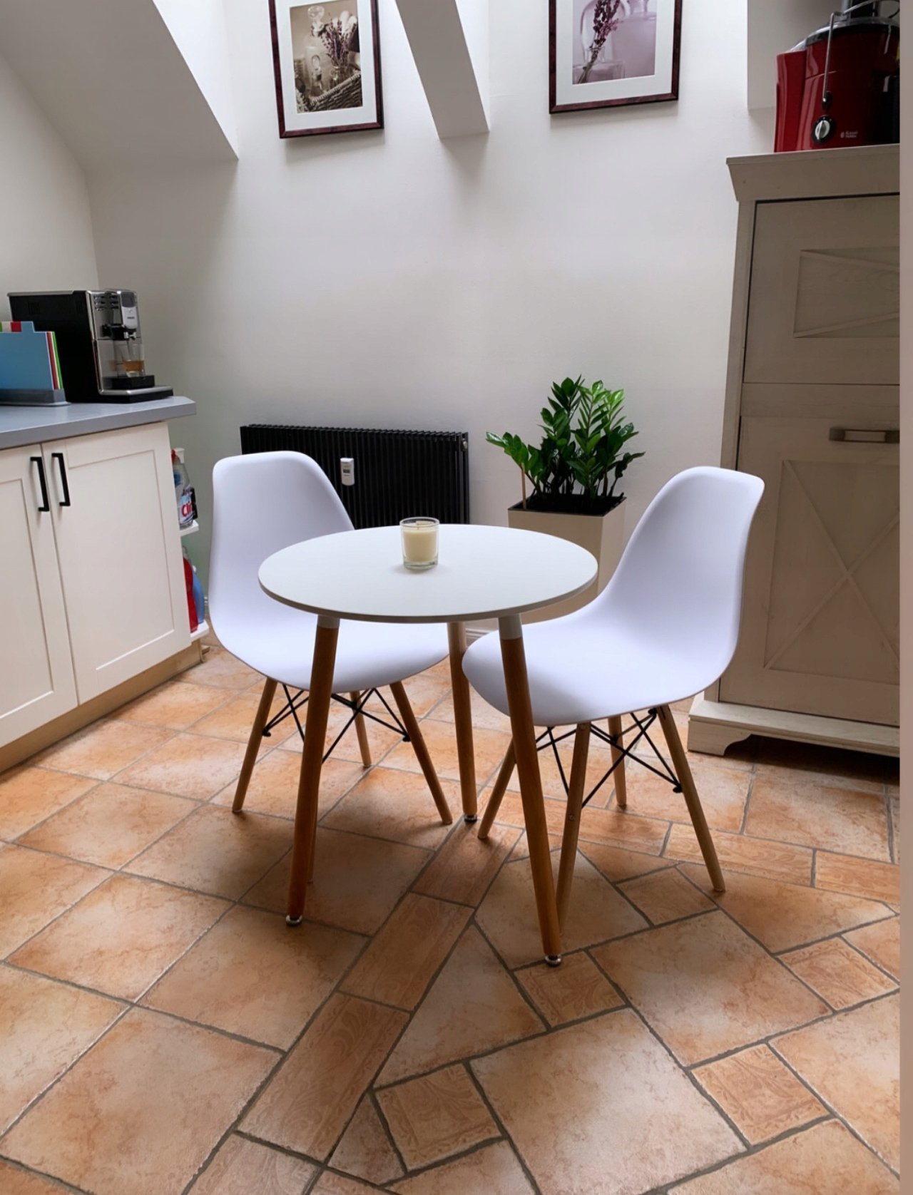 scaun dining scandinav pentru bucatarie, 38x42x82cm, alb 3 Scaun dining Scandinav pentru bucatarie, 38x42x82cm, alb - imagine 3