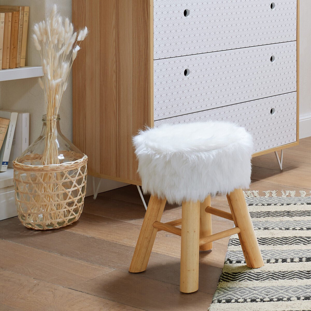 taburet atmosphera oslo cu efect de blana, 42 cm, alb 3 Taburet Atmosphera Oslo cu efect de blana, 42 cm, alb - imagine 3
