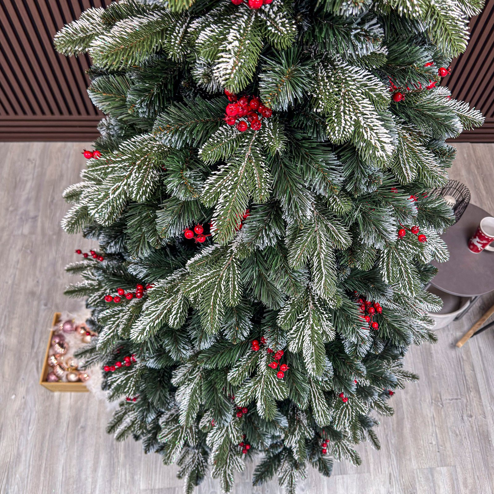 Brad artificial Sersimo, Alexima Elite, verde nins cu merisoare, mix 2D+3D, 200 cm 2 Brad artificial Sersimo, Alexima Elite, verde nins cu merisoare, mix 2D+3D, 200 cm - imagine 2