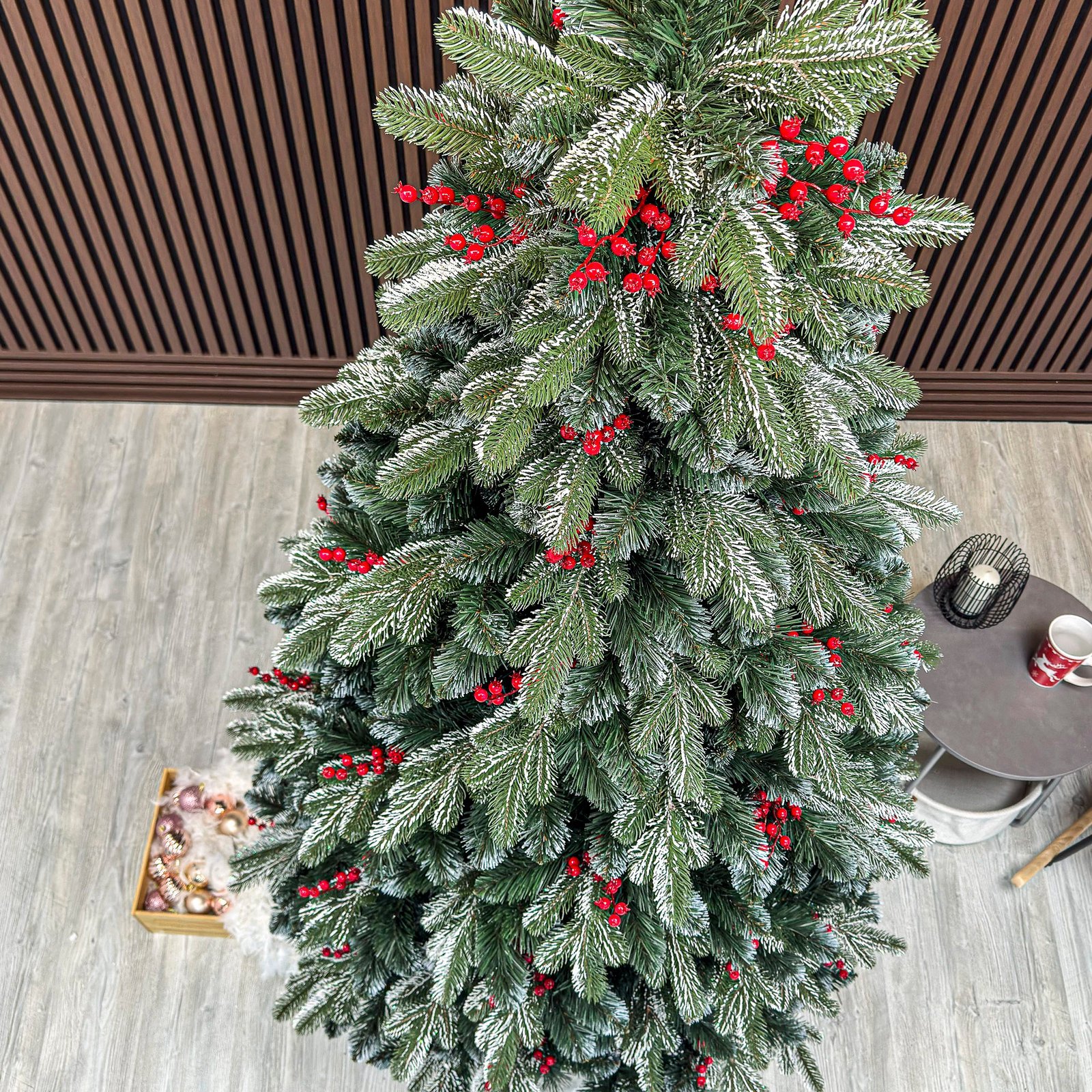 Brad artificial Sersimo, Alexima Elite, verde nins cu merisoare, mix 2D+3D, 230 cm 4 Brad artificial Sersimo, Alexima Elite, verde nins cu merisoare, mix 2D+3D, 230 cm - imagine 4