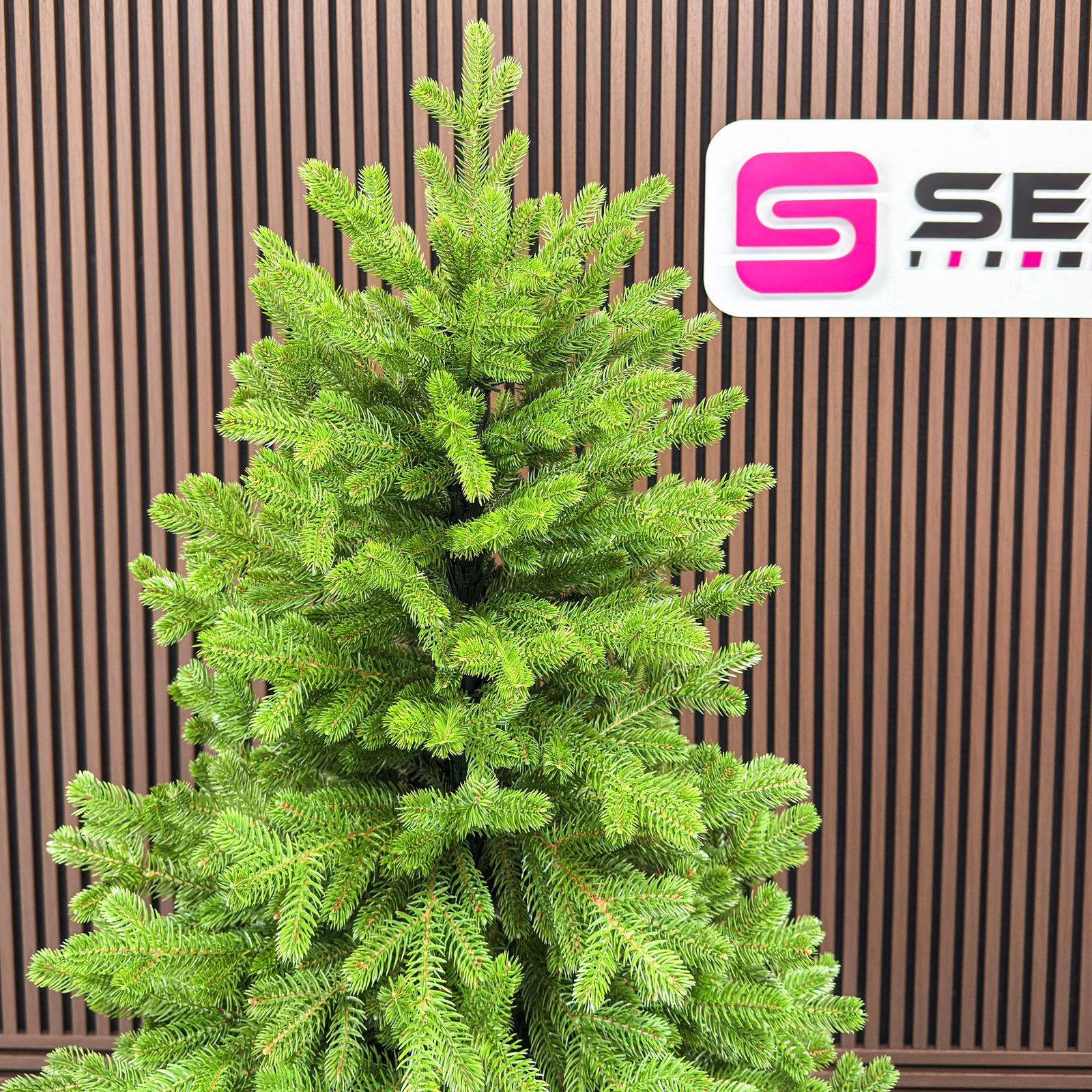 brad artificial sersimo, alindra elite, verde, integral 3d, 240 cm 4 Brad artificial Sersimo, Alindra Elite, verde, integral 3D, 240 cm - imagine 4