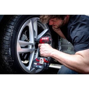 SKIL 3265 JA cheie de impact cu acumulator, compact Brushless, cuplu maxim 250 nm, cu adaptor hexagonal 3/8″ – 1/2″, geanta de transport, doar corpul