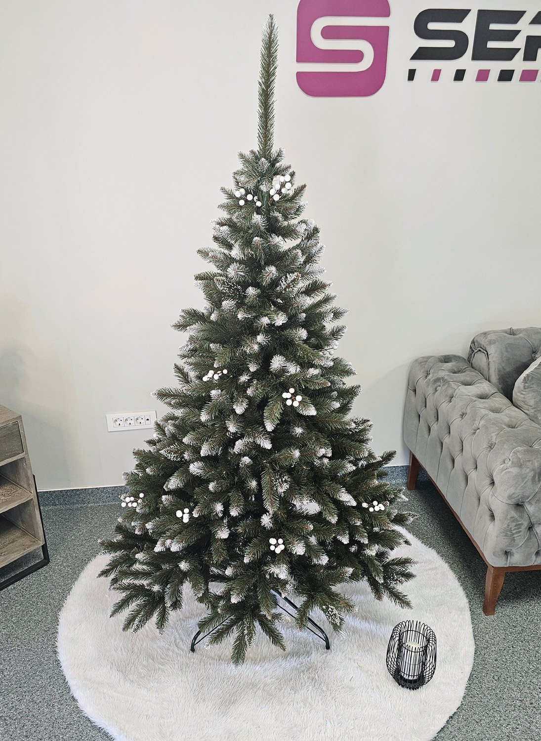 Brad artificial Christmas Deluxe by Sersimo, WhiteBerry, 2D, 180cm 3 Brad artificial Christmas Deluxe by Sersimo, WhiteBerry, 2D, 180cm - imagine 3