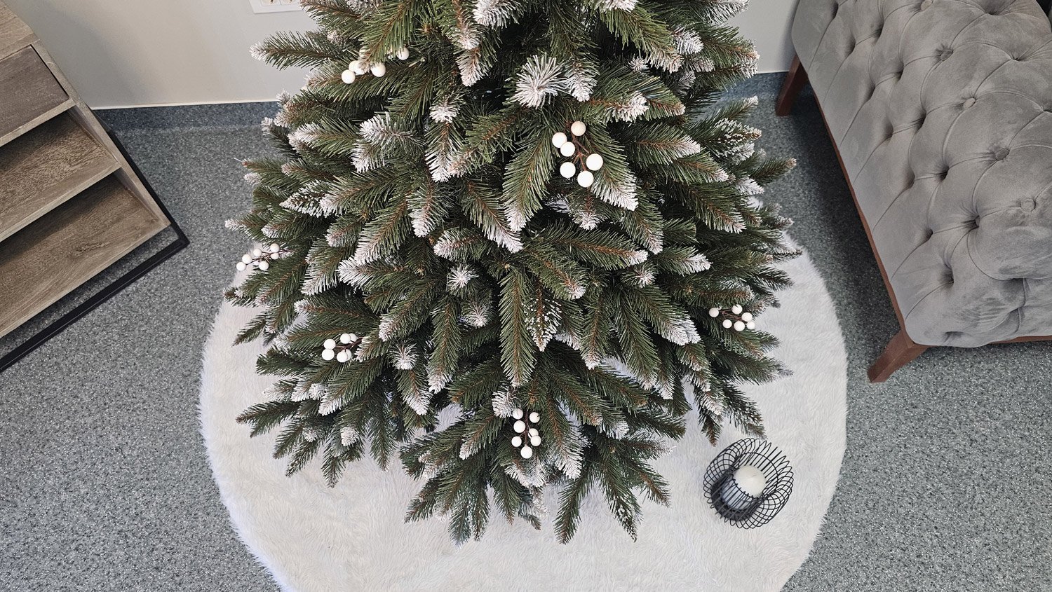 Brad artificial Christmas Deluxe by Sersimo, WhiteBerry, 2D, 180cm 4 Brad artificial Christmas Deluxe by Sersimo, WhiteBerry, 2D, 180cm - imagine 4