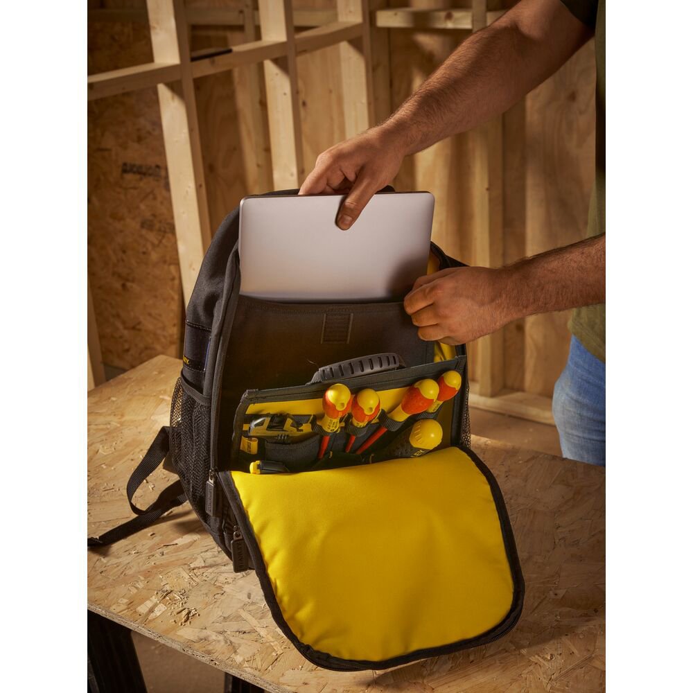 stanley stst1-72335 rucsac pentru scule, 600 den, comp. laptop, 35 x 47.5 x 18.5cm, max 15l, max 15kg 3 Stanley STST1-72335 Rucsac pentru scule, 600 DEN, comp. laptop, 35 x 47.5 x 18.5cm, max 15L, max 15kg - imagine 3