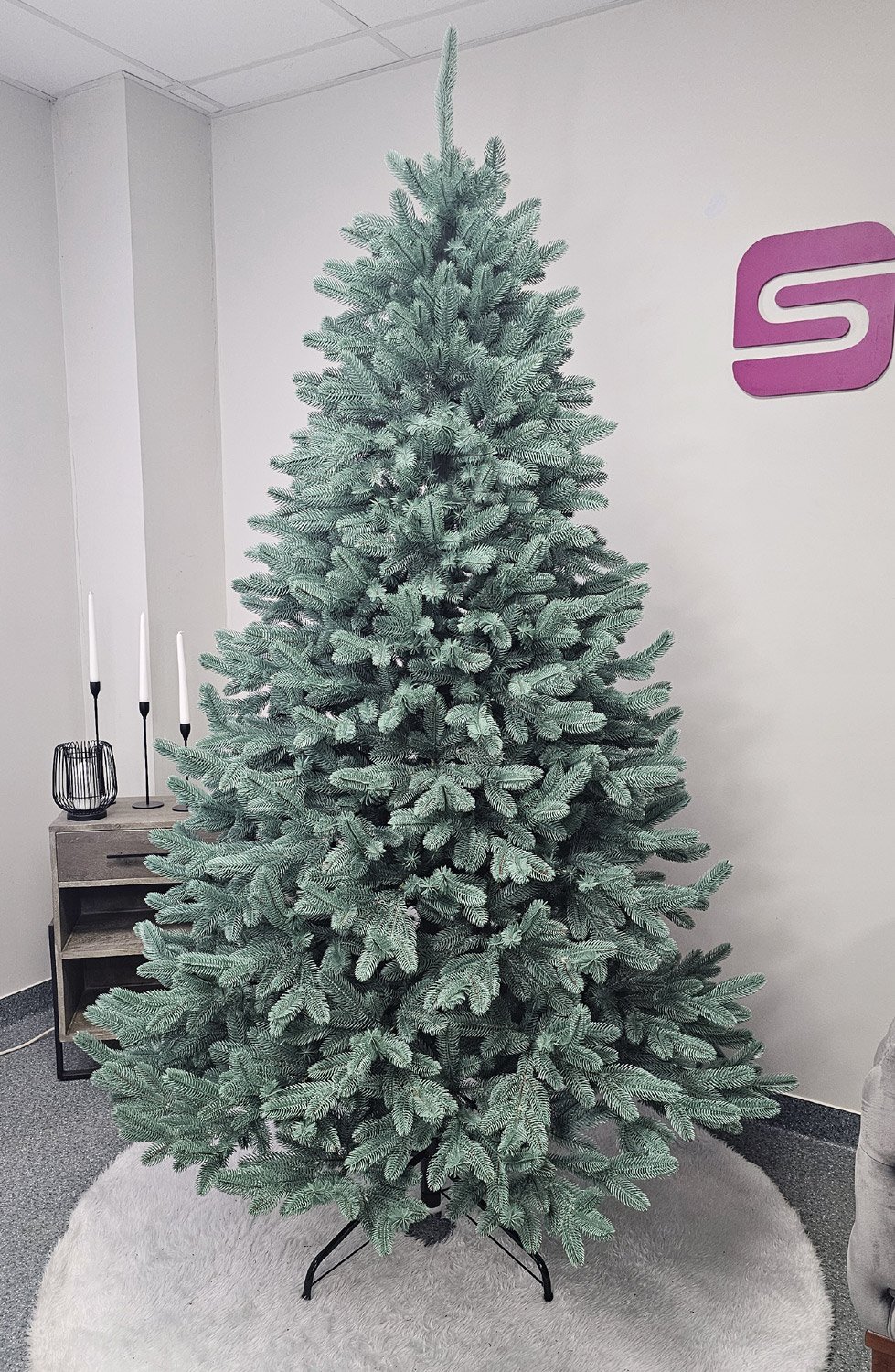 brad artificial christmas deluxe by sersimo, laponia select argintiu, integral 3d, 210cm 3 Brad artificial Christmas Deluxe by Sersimo, Laponia Select argintiu, integral 3D, 210cm - imagine 3