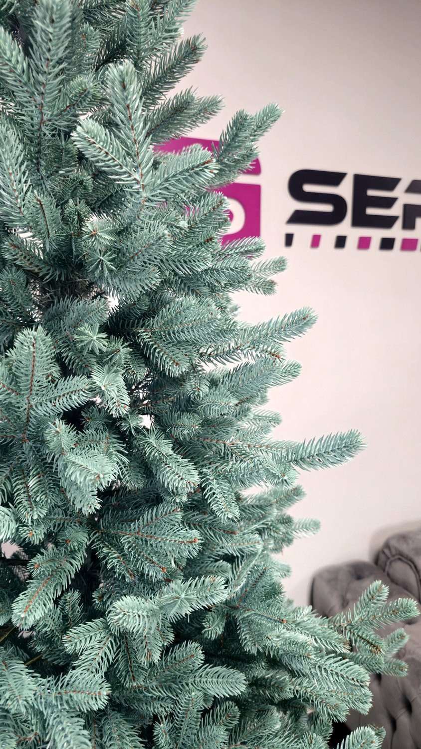 Brad artificial Christmas Deluxe by Sersimo, Viena Select argintiu, integral 3D, 210cm 3 Brad artificial Christmas Deluxe by Sersimo, Viena Select argintiu, integral 3D, 210cm - imagine 3