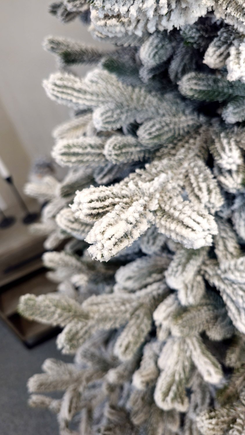 brad artificial christmas deluxe by sersimo, viena select nins, integral 3d, 230cm 4 Brad artificial Christmas Deluxe by Sersimo, Viena Select nins, integral 3D, 230cm - imagine 4