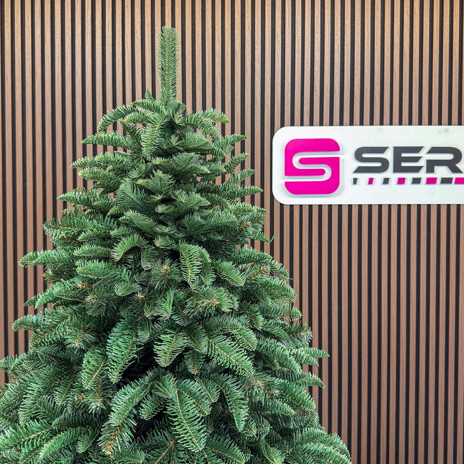 Brad artificial Christmas Deluxe by Sersimo, Alaska, verde, mix 2D+3D, 210 cm 3 Brad artificial Christmas Deluxe by Sersimo, Alaska, verde, mix 2D+3D, 210 cm - imagine 3