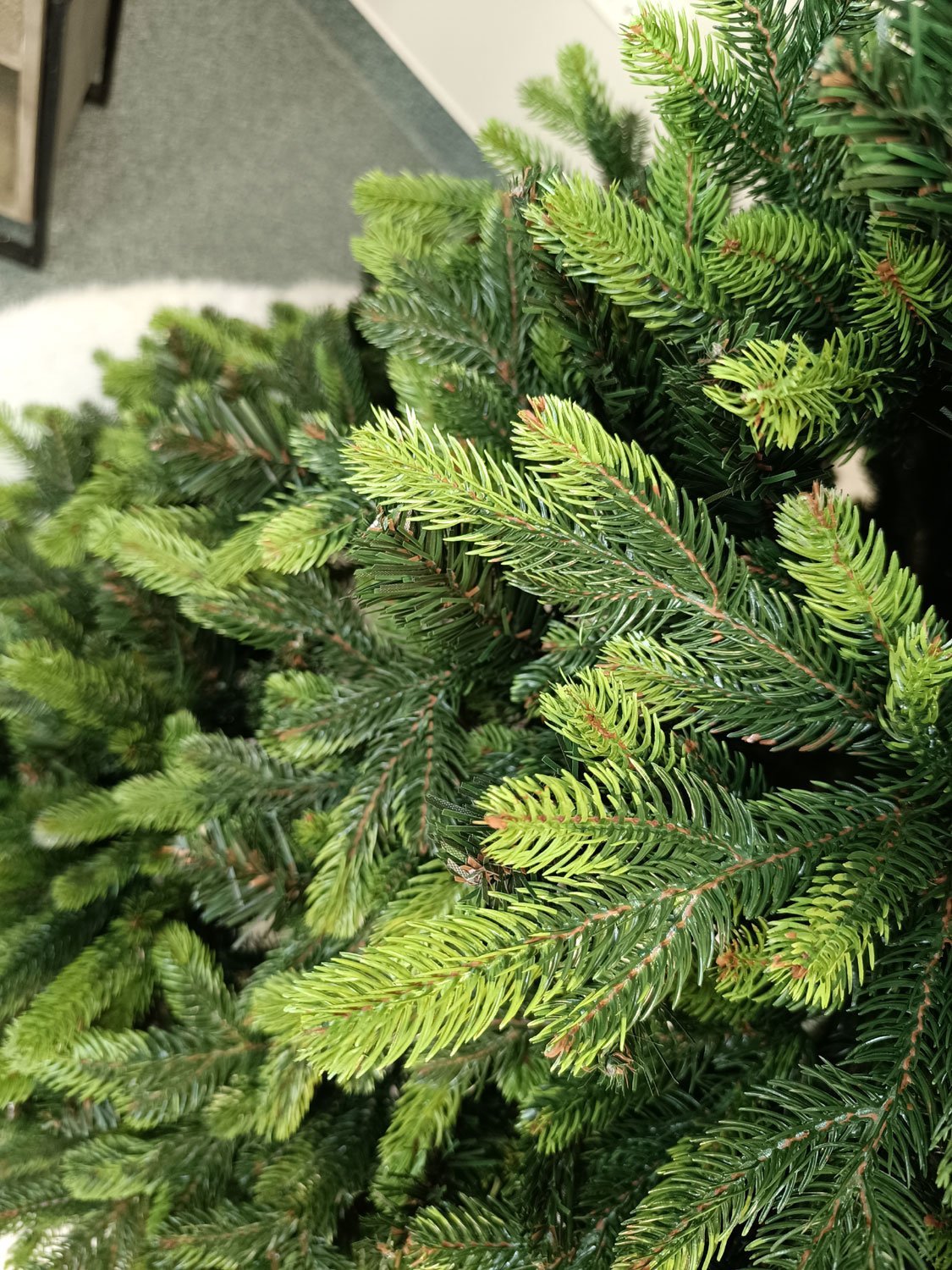 Brad artificial Christmas Deluxe by Sersimo, Carpati cu varfuri verzi, 2D+3D, 180cm 3 Brad artificial Christmas Deluxe by Sersimo, Carpati cu varfuri verzi, 2D+3D, 180cm - imagine 3