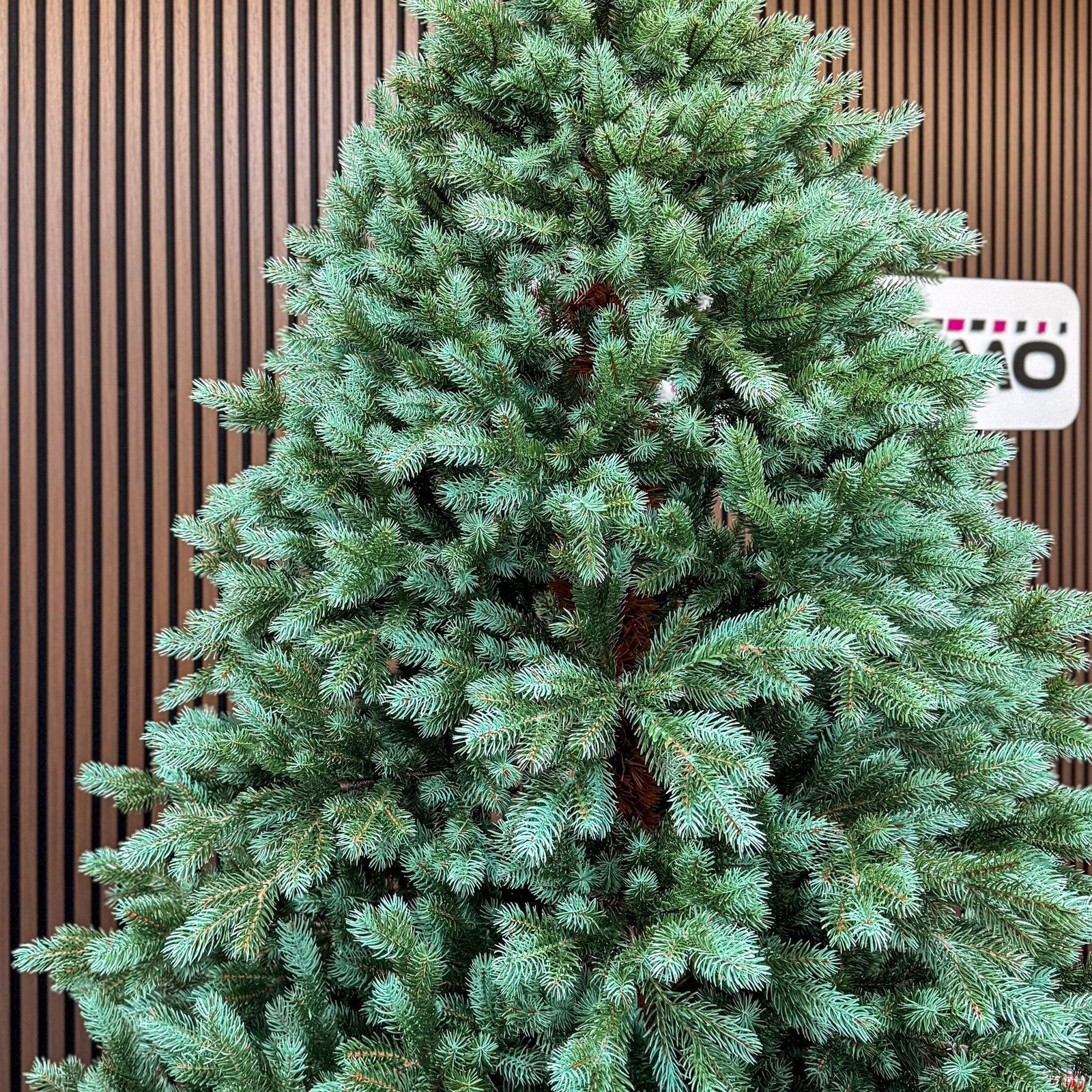 Brad artificial Sersimo, Hollandia, verde cu varfuri argintii, integral 3D, 210 cm 4 Brad artificial Sersimo, Hollandia, verde cu varfuri argintii, integral 3D, 210 cm - imagine 4