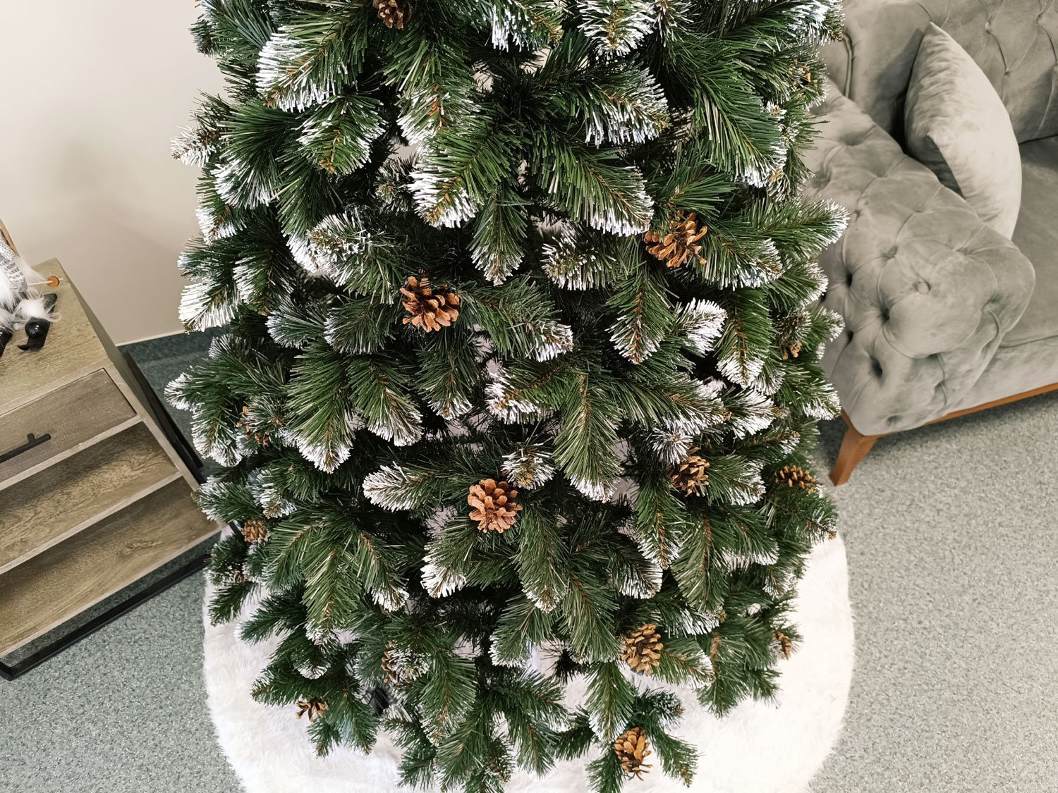 Brad artificial Christmas Deluxe by Sersimo, Lidia Nins cu conuri, 2D, 180cm 3 Brad artificial Christmas Deluxe by Sersimo, Lidia Nins cu conuri, 2D, 180cm - imagine 3