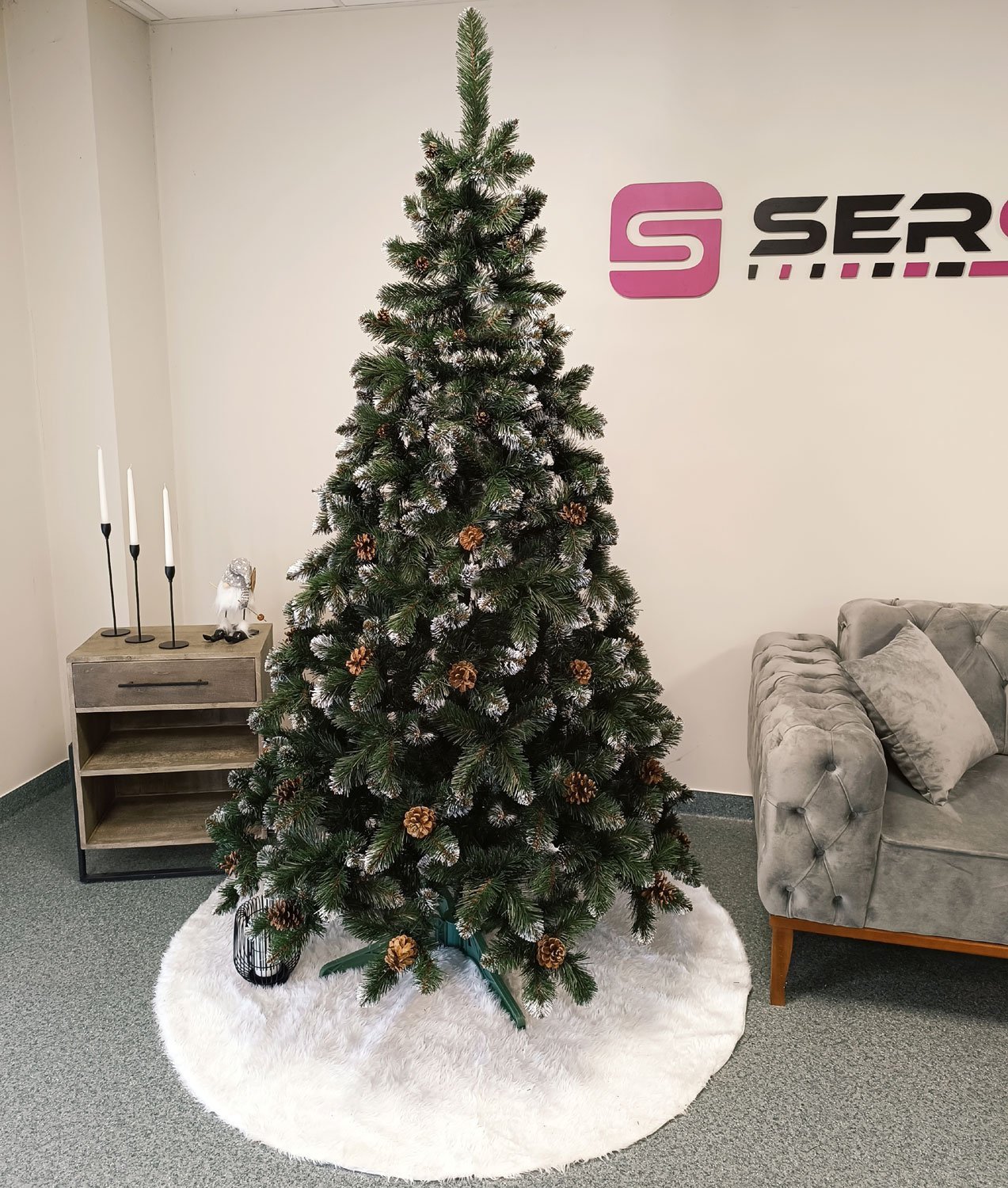 Brad artificial Christmas Deluxe by Sersimo, Lidia Nins cu conuri, 2D, 200cm 2 Brad artificial Christmas Deluxe by Sersimo, Lidia Nins cu conuri, 2D, 200cm - imagine 2