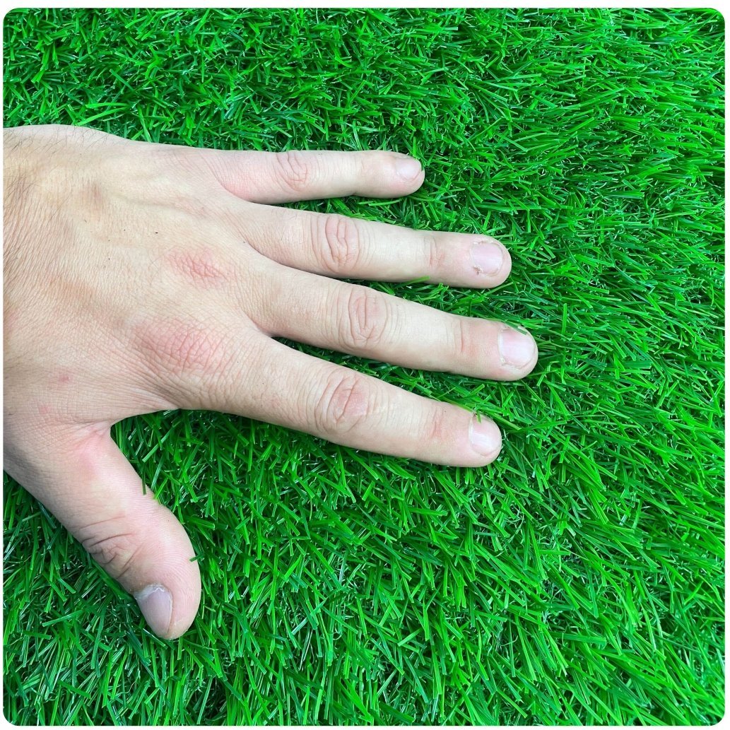 covor iarba artificiala, tip gazon, verde, 30 mm, 5 mp, 100×500 cm 4 Covor Iarba Artificiala, Tip Gazon, Verde, 30 mm, 5 mp, 100×500 cm - imagine 4