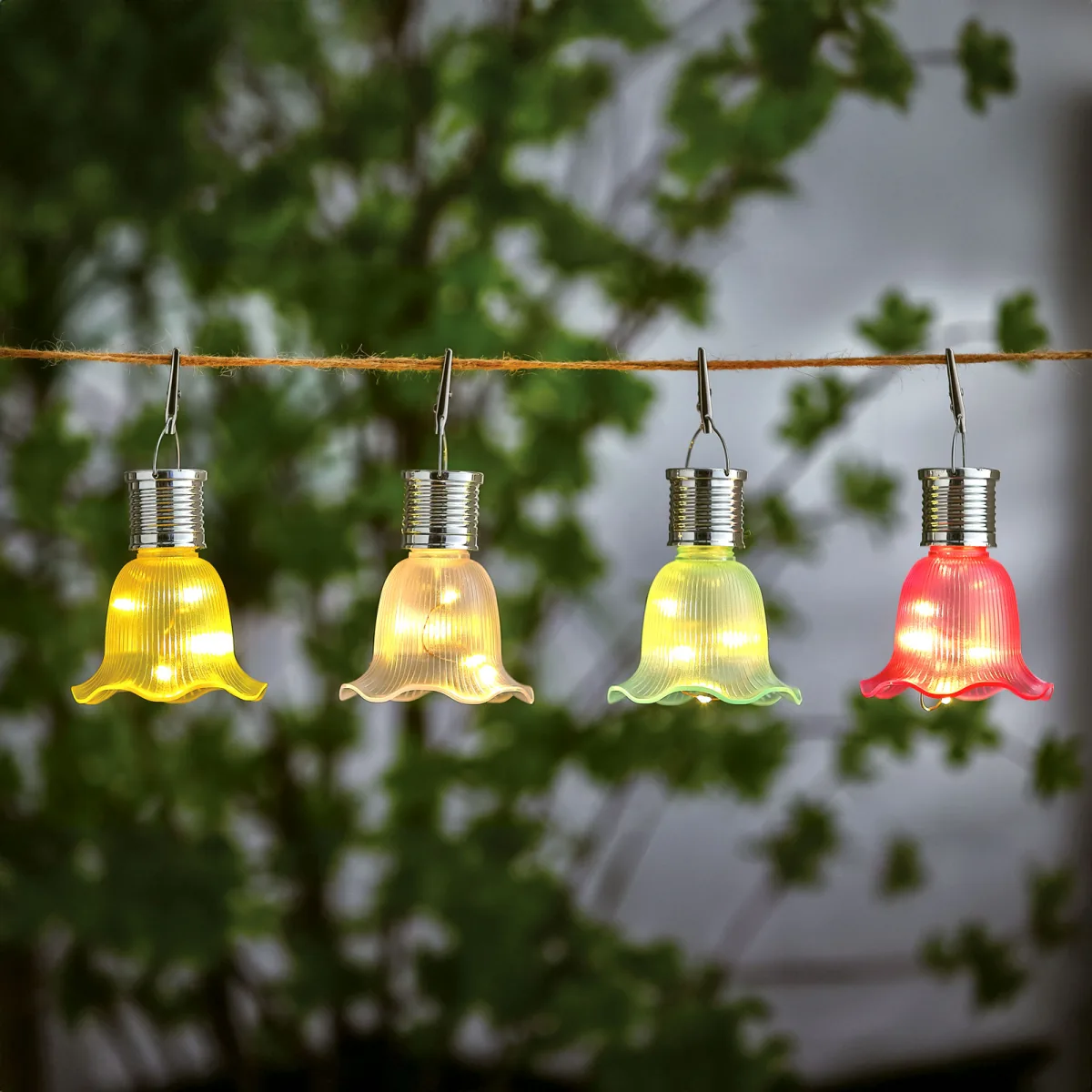 Lampa solara suspendata in forma de floare, 3 LED, alb cald, IP44, 17.5 x 9.5 cm