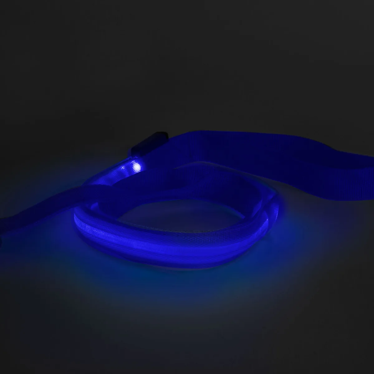Lesa LED pentru caini 120 cm, iluminare pentru vizibilitate noaptea, rezistenta la stropi, albastra - imagine 3