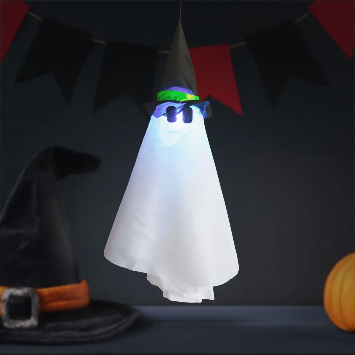 Decor Halloween iluminat, fantoma agatat, LED RGB, 70x50 cm