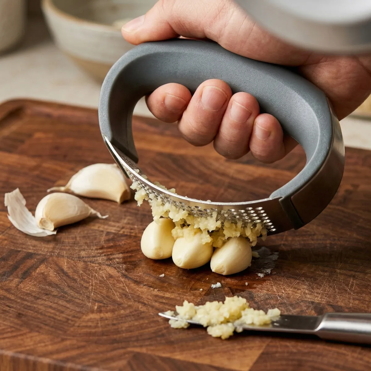 Presa usturoi Baker's Secret inox, zdrobitor usturoi ergonomic pentru maruntire rapida si usoara - imagine 2