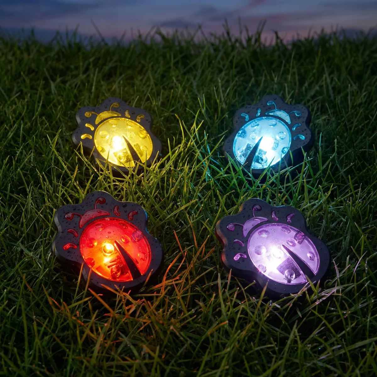 Lampa solara LED buburuza multicolor, iluminat decorativ gradina, cu tarus, lumina calda