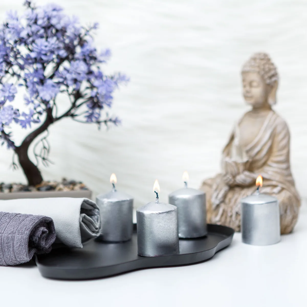 Set lumanari cilindrice, argintii, 4x45 g, fara parfum - imagine 2