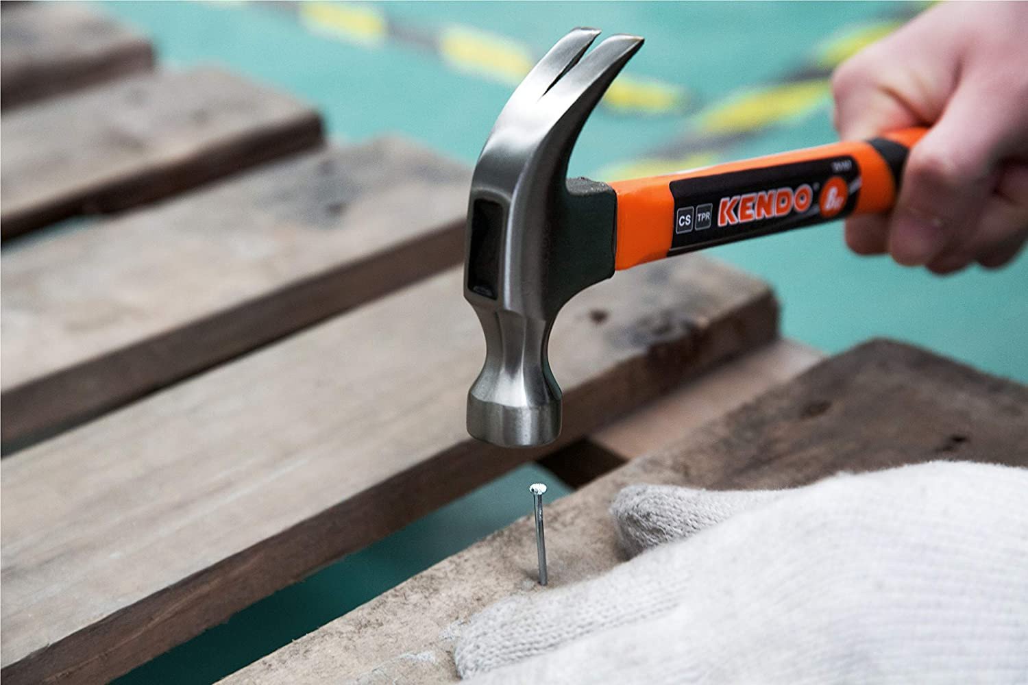 ciocan dulgher 450grame cu maner din fibra de sticla 4 Ciocan dulgher 450grame cu maner din fibra de sticla - imagine 4