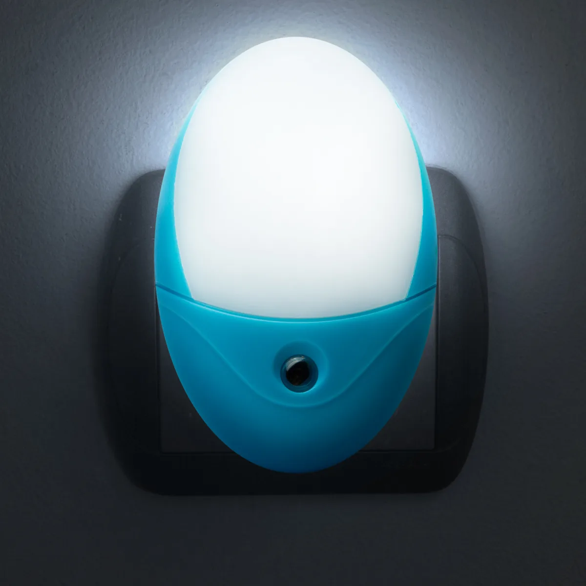 Lampa de veghe LED cu senzor lumina, 0.5W, 240V, auto on off, albastra