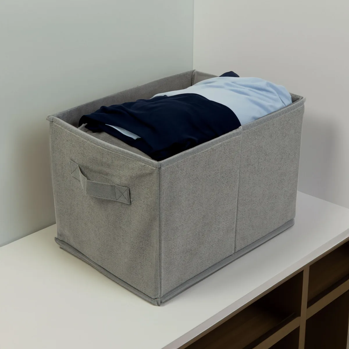 Cutie pentru depozitare textila 32x22x22 cm, gri, organizator pliabil cu maner pentru dulap sau raft