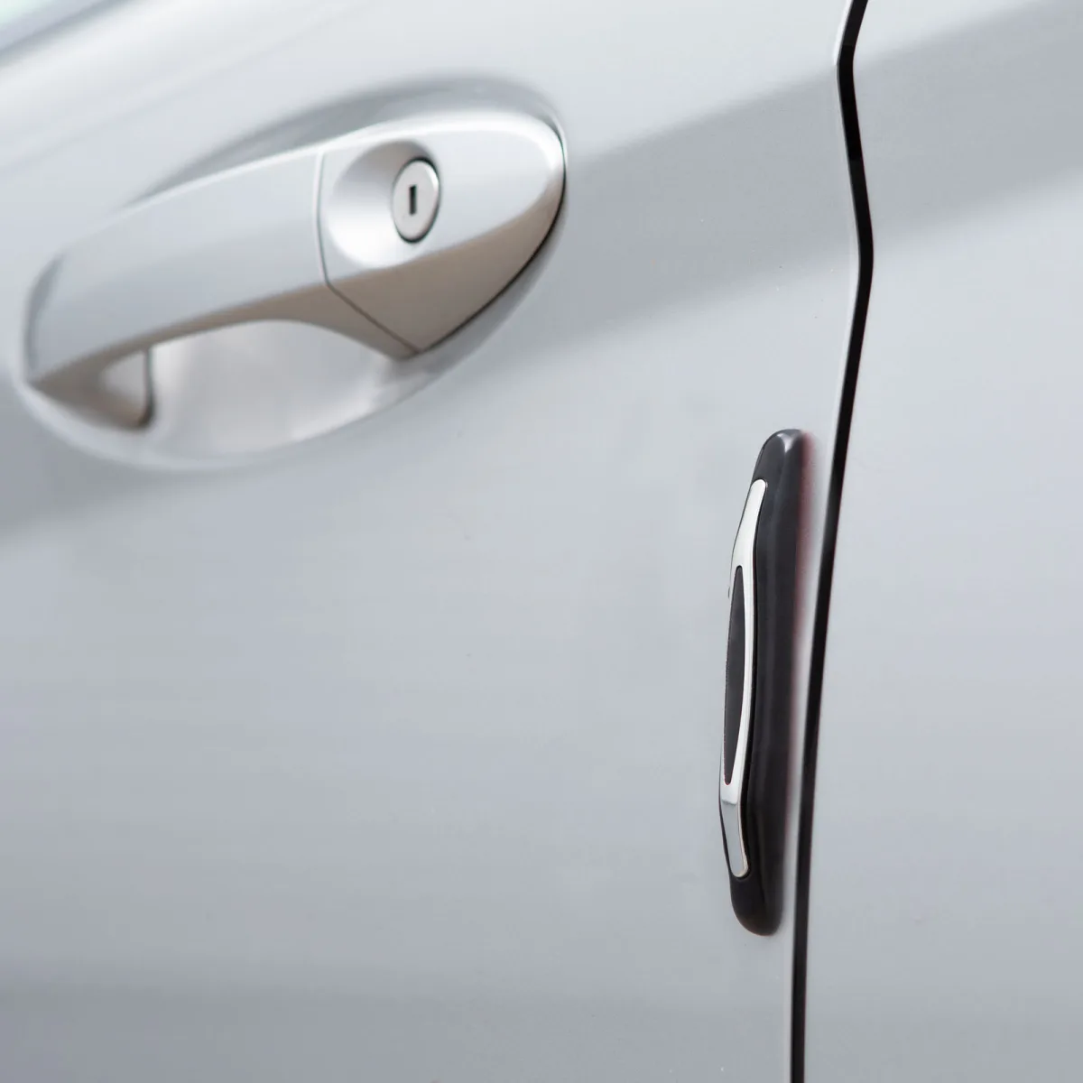 Protectie margine usa auto, set 4 buc, banda protectie portiera, autoadeziva, PVC negru