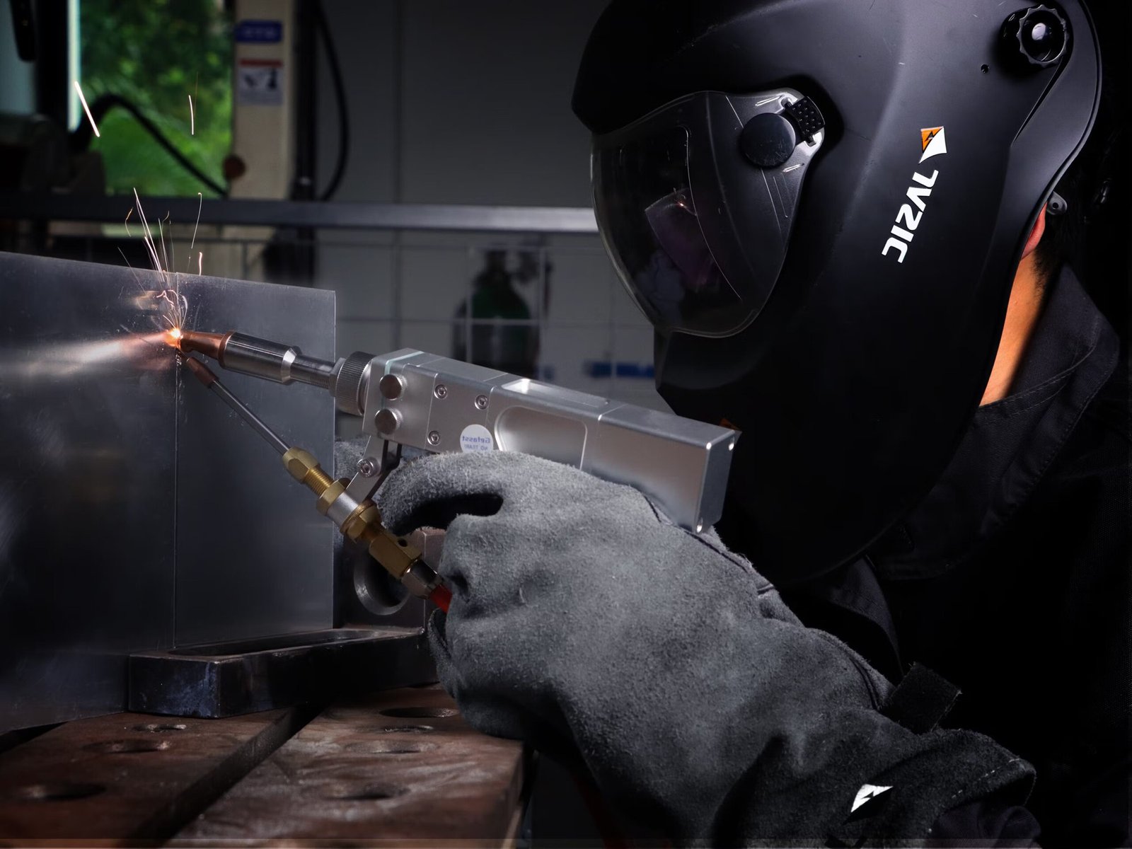 ls-20000f - aparat de sudura / taiere / curatare laser jasic 4 LS-20000F - Aparat de Sudura / Taiere / Curatare laser Jasic - imagine 4