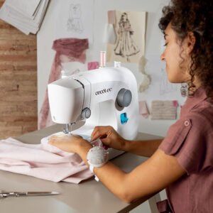 Masina de cusut Cecotec BelleCouture 1500, 15 moduri de cusaturi, set de accesorii
