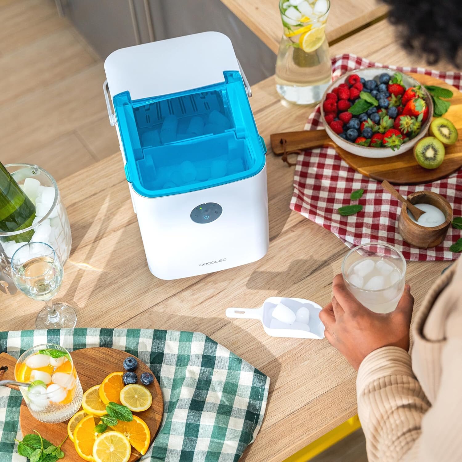 masina de facut cuburi de gheata cecotec chillin ice 1200 go, 12kg 24h, 120w 4 Masina de facut cuburi de gheata Cecotec Chillin Ice 1200 Go, 12kg 24h, 120W - imagine 4